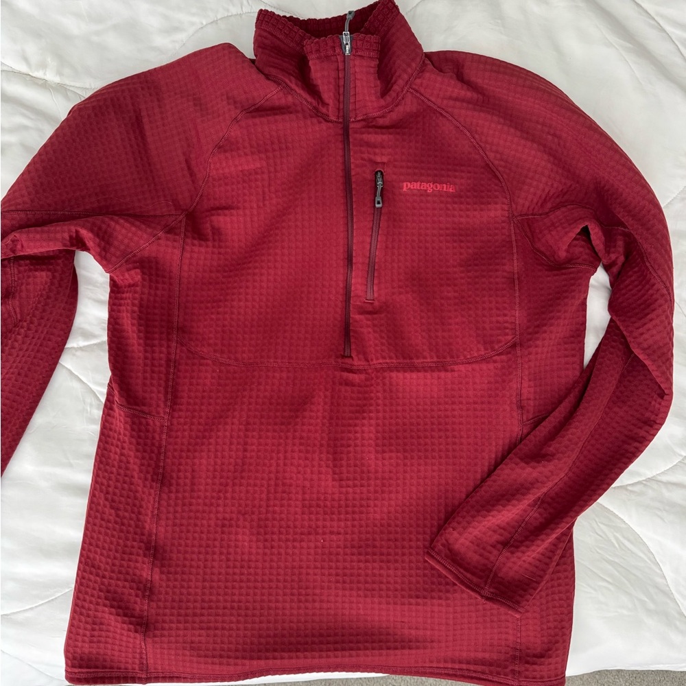 Patagonia Brick Large Men’s R1 Red Pullover